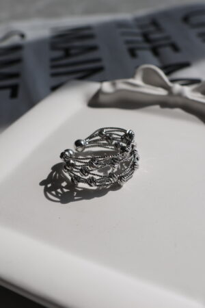 Dokulu Top Detaylı Ayarlanabilir Gümüş Renk Yüzük